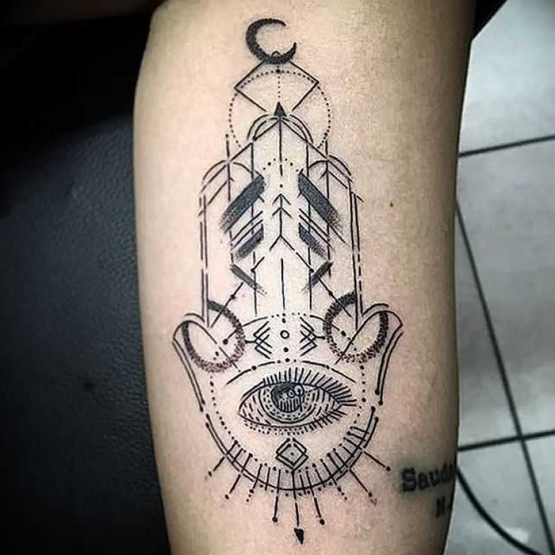 Hamsa, photo - Tatuażysta Barb Tattoo