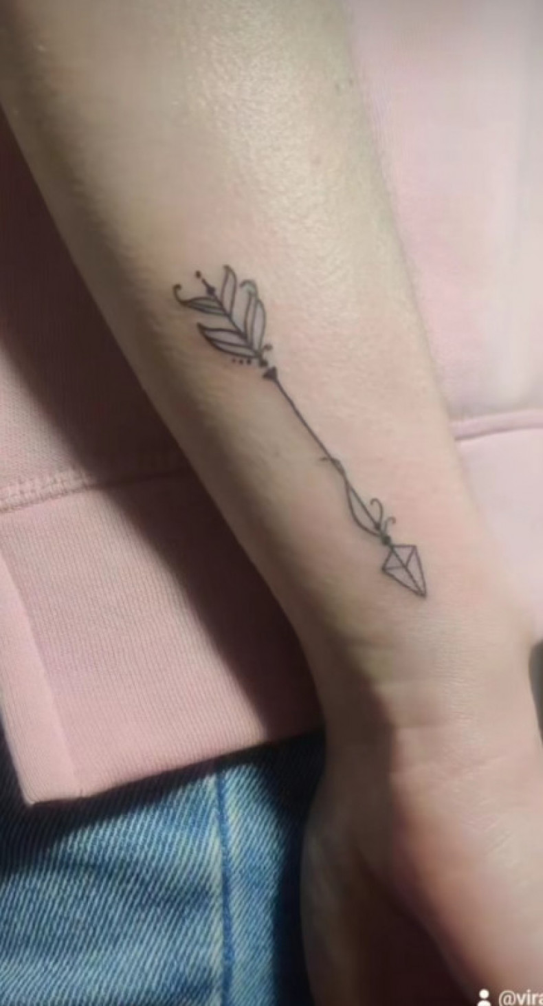 Arrow, photo - Tattoo Master Barb Tattoo