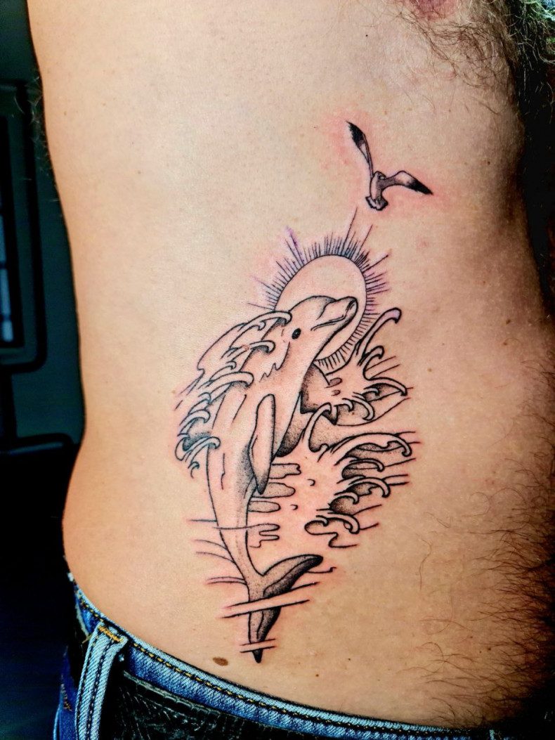 Delfin na boku, photo - Tatuażysta Barb Tattoo