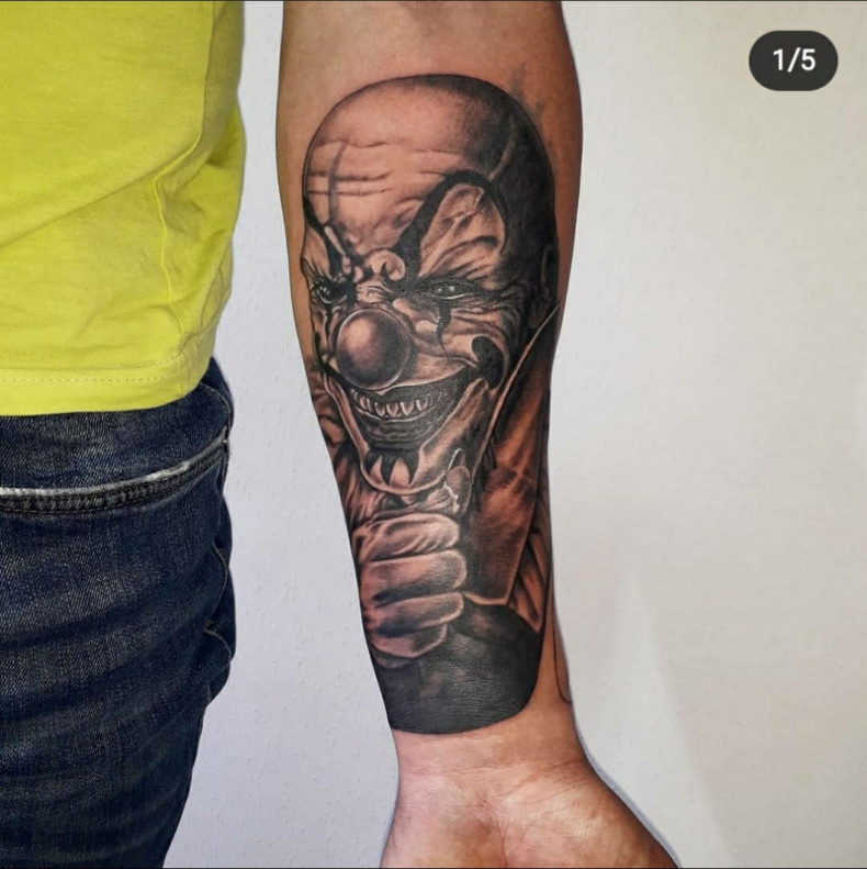 Błazen uśmiech, photo - Tatuażysta Barb Tattoo