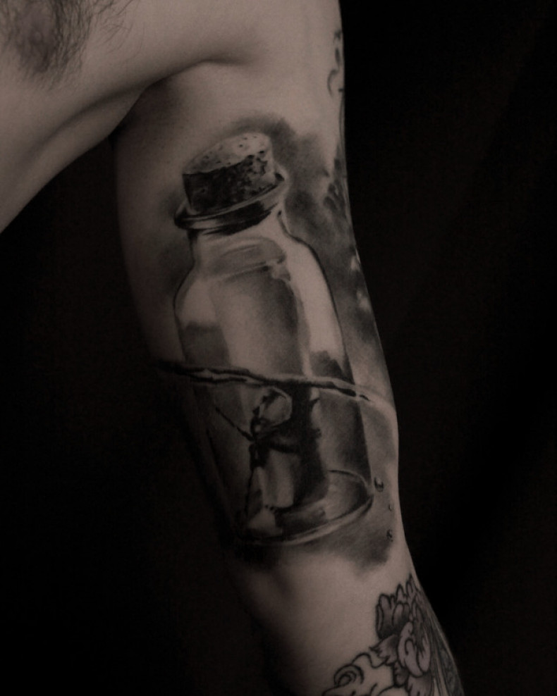 Flasche, photo - Tattoo-Meister Barb Tattoo