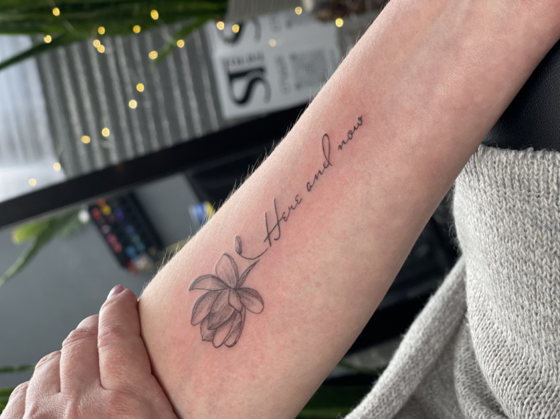 Tatuaż Charków, napis na tatuażu, tatuaż na dłoni, photo - Tatuażysta Barb Tattoo