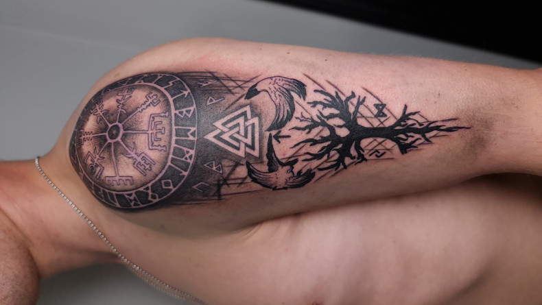 Agishyalm valknut, photo - Tattoo Master Barb Tattoo