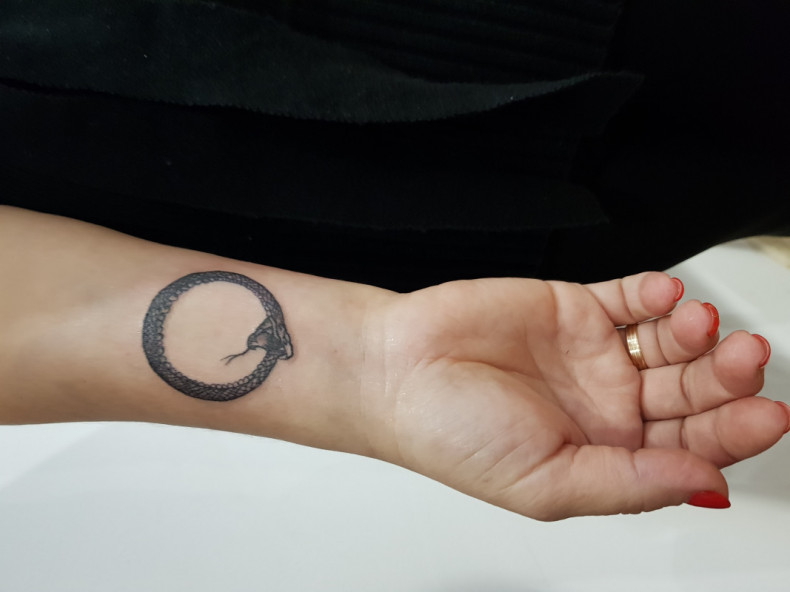 Ouroboros, photo - Tattoo Master Barb Tattoo