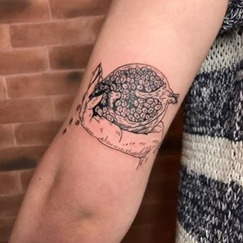 Granat, photo - Tatuażysta Barb Tattoo