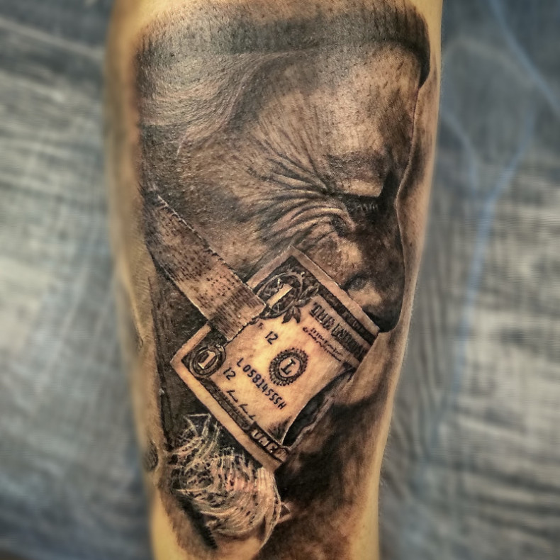 Geld Dollarzeichen, photo - Tattoo-Meister Barb Tattoo