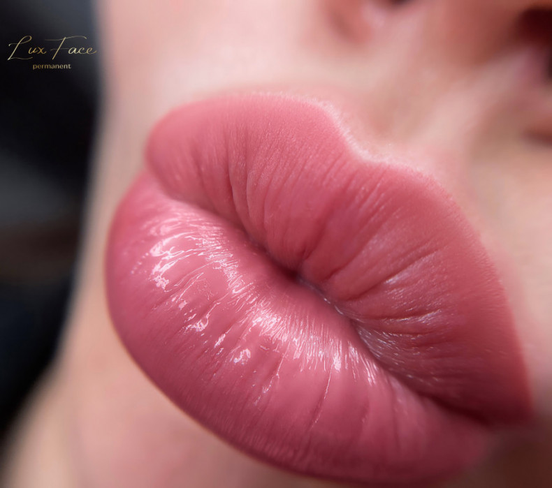 Permanentes Lippen-Make-up #Lippen #lipkiev #permanentmakeuplips, photo - Tattoo-Meister Barb Tattoo