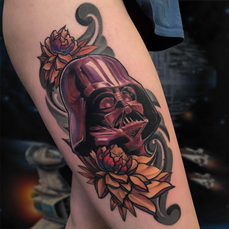 Darth Vader-Tattoo mit einer Blume, photo - Tattoo-Meister Barb Tattoo