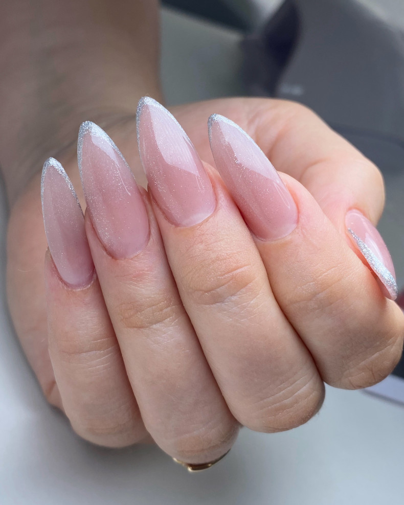 Маникюр с покрытием
                    Manicurist Olga Belaya Astana