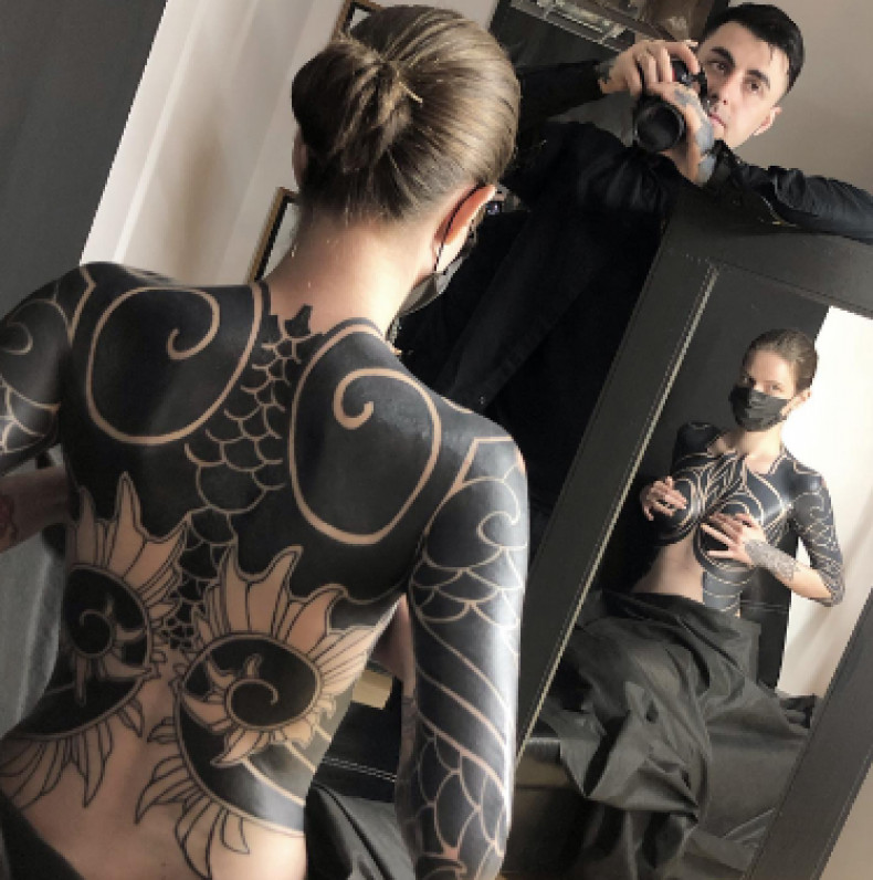 Frauen blackwork groß, photo - Tattoo-Meister Ruslan Abusev