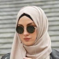Kosmetikerin Fariza  on Barb.pro