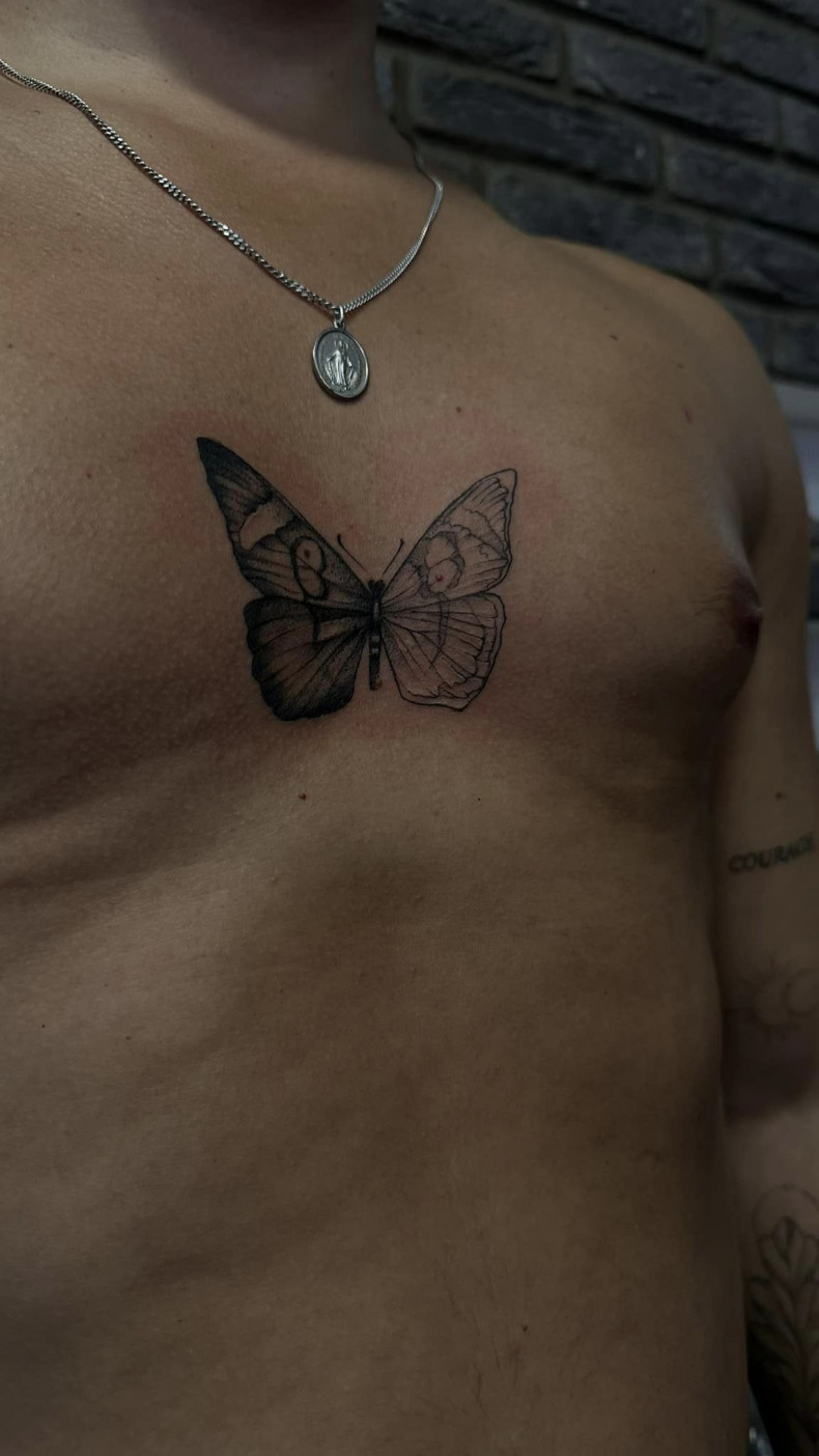 Männer schmetterling Brust, photo - Tattoo-Meister Aleksandra Coin