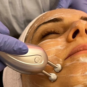 Чистка лица HydraFacial