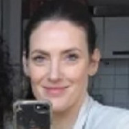 Fryzjer-wizażysta Stephanie Berlin,