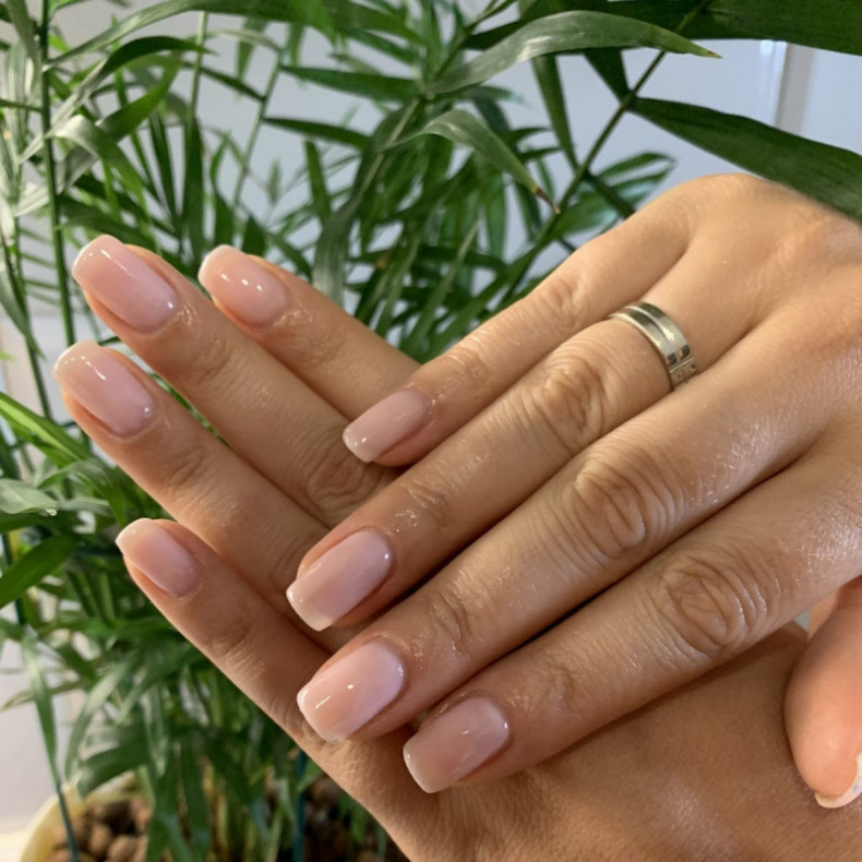 Манікюр з покриттям гель лаком, photo - Manicurist Barb Manicure