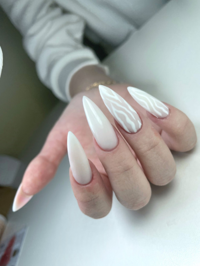  , photo - Manicurist Barb Manicure