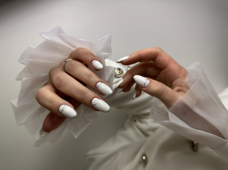 White soft glitter, photo - Manicurist Barb Manicure