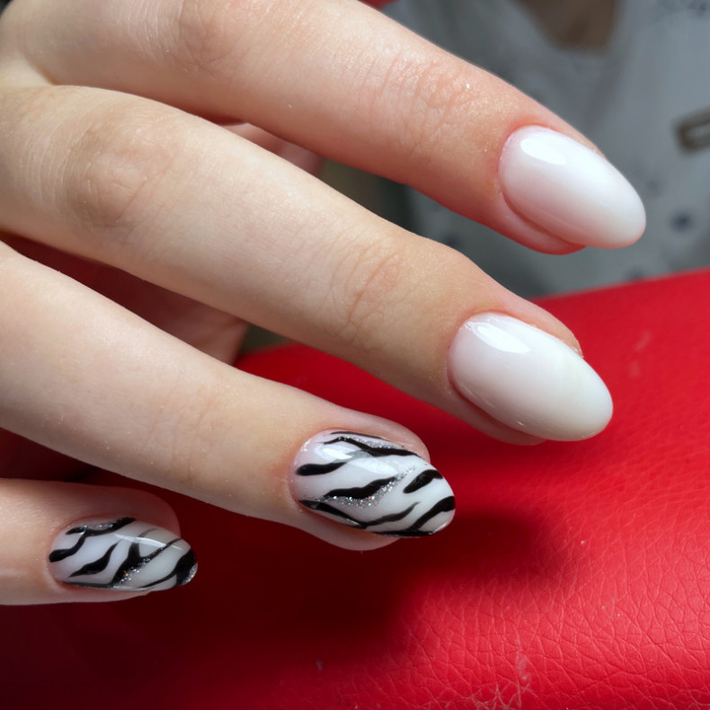  , photo - Manicurist Barb Manicure