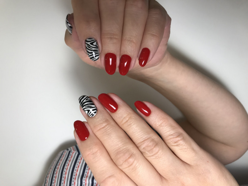 Zebra red manicure with stripes, photo - Manicurist Barb Manicure