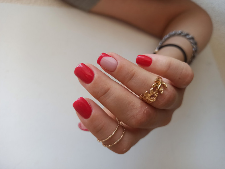 Чистка, укріплення, гель-лак, френч, photo - Manicurist Barb Manicure