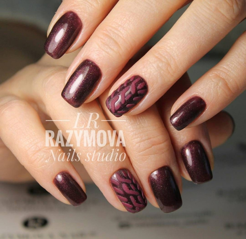 Short fall burgundy, photo - Manicurist Barb Manicure