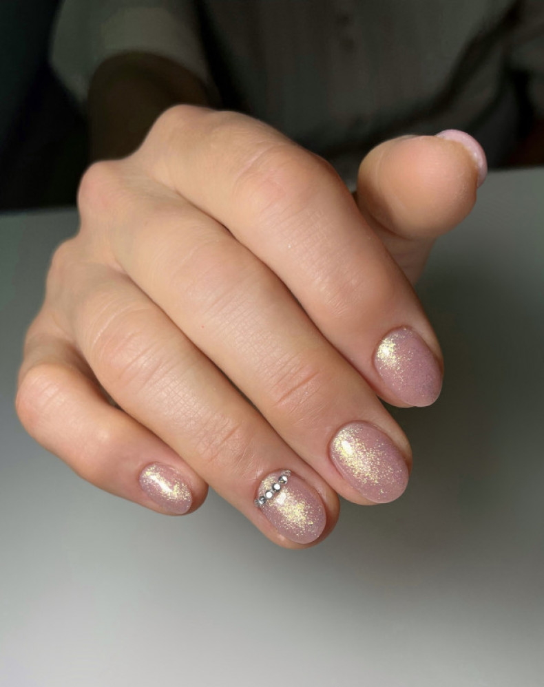 Нарощення нігтів+блискучий лак+стрази, photo - Manicurist Barb Manicure