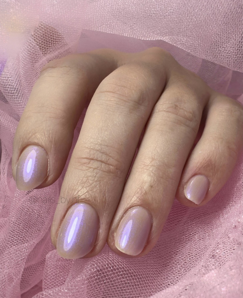 Kurze dezente perlmutt, photo - Maniküre Barb Manicure