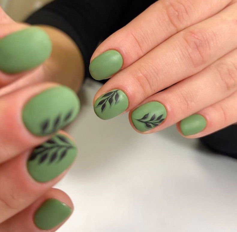  , photo - Manicurist Barb Manicure