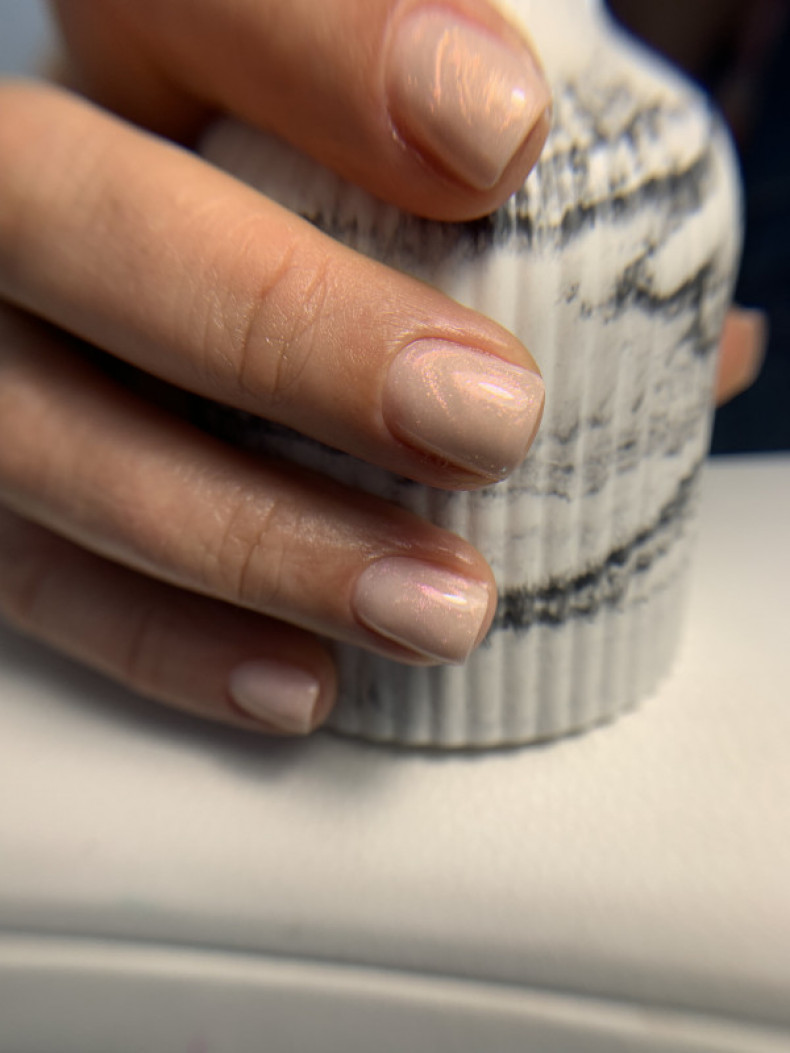 Kurze perlmutt Maniküre, photo - Maniküre Barb Manicure
