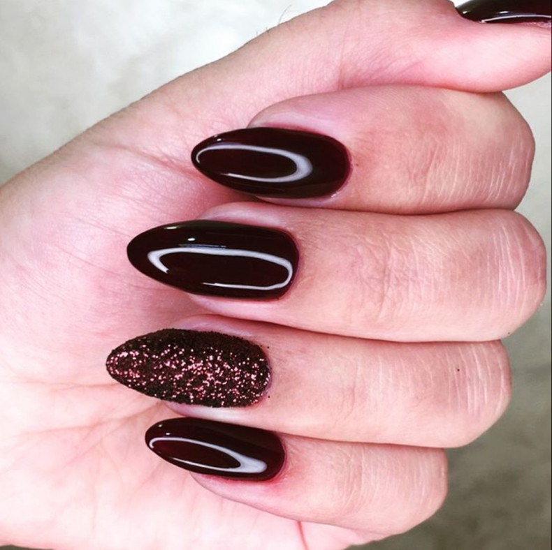 Fall glitter almond, photo - Manicurist Barb Manicure