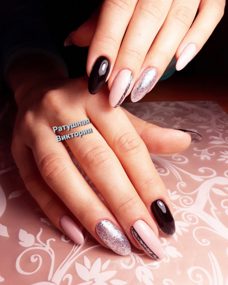 Fall almond silver, photo - Manicurist Barb Manicure