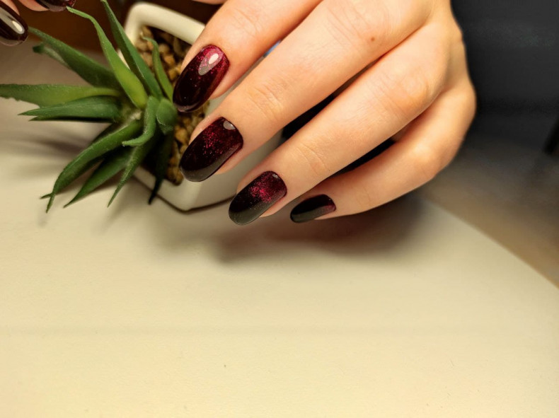 Fall glitter burgundy, photo - Manicurist Barb Manicure