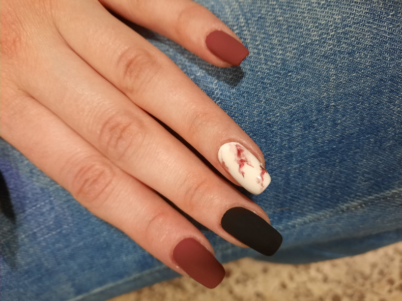 Fall burgundy matte, photo - Manicurist Barb Manicure
