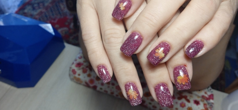 Fall burgundy reflective, photo - Manicurist Barb Manicure