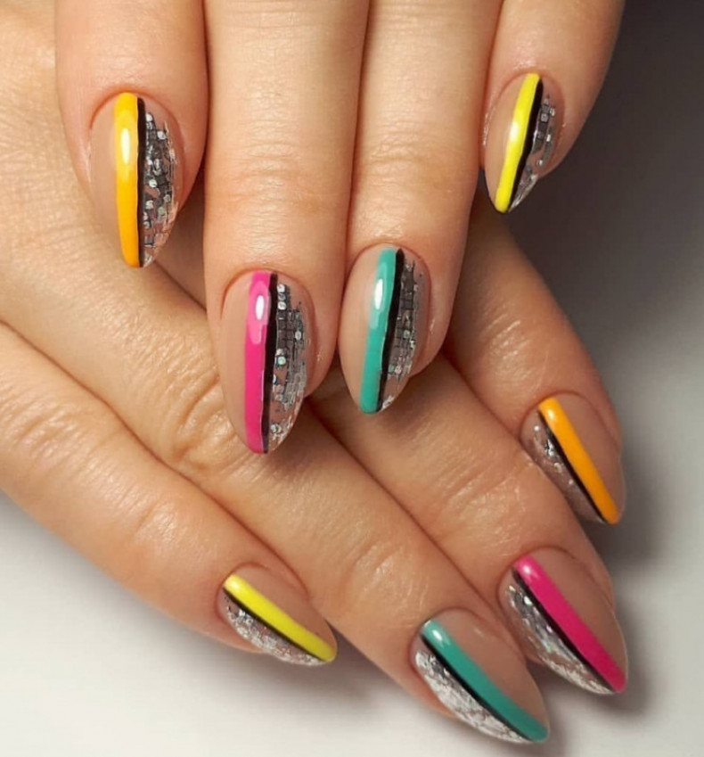 Summer almond silver, photo - Manicurist Barb Manicure
