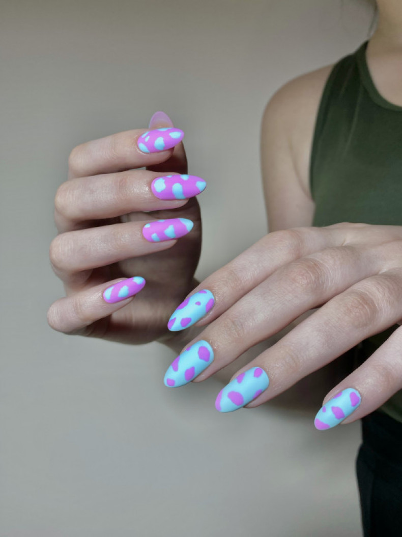  , photo - Manicurist Barb Manicure