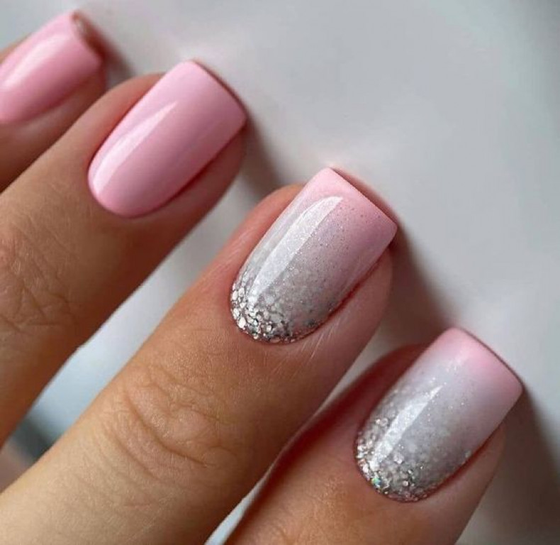 Delikatne z brokatem różowe, photo - Manicurzysta Barb Manicure