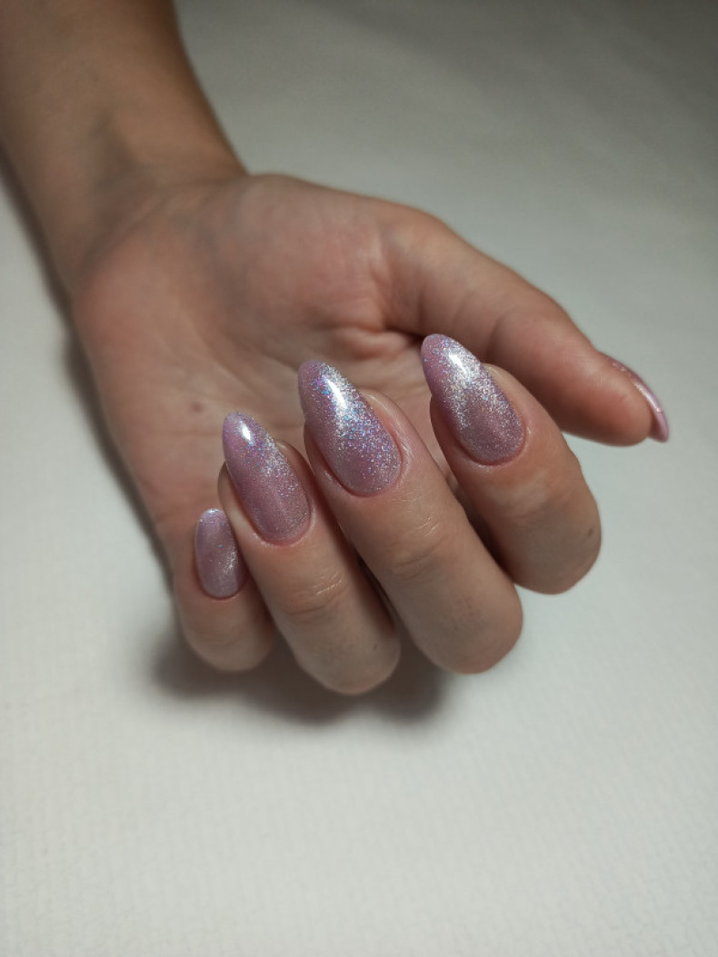 Dezente glitter Mandel, photo - Maniküre Barb Manicure