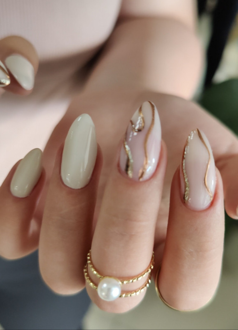 Вартість даного дизайну 35 грн за ніготь, photo - Manicurist Barb Manicure