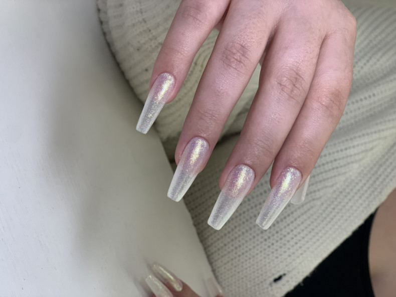 Dezente Hochzeits helle, photo - Maniküre Barb Manicure