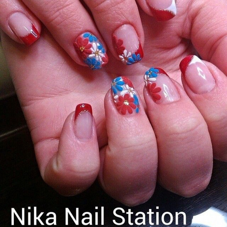 French colored daisy, photo - Manicurist Barb Manicure