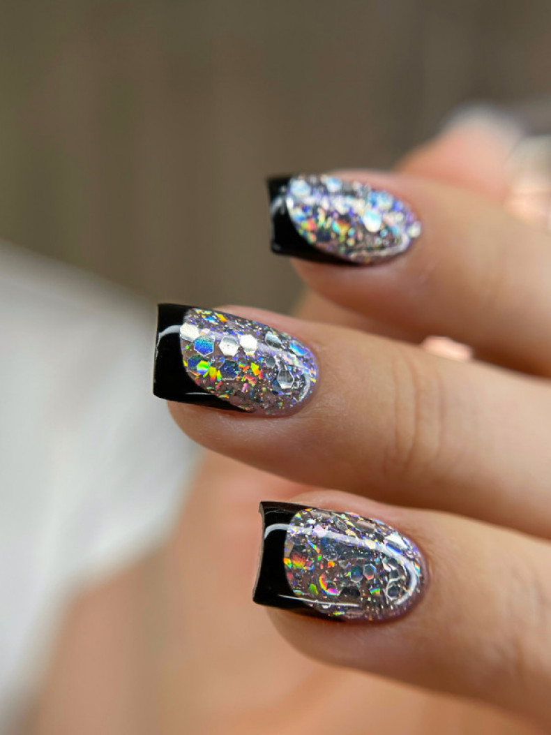 Дизайн блискітками та френч. Час роботи: 105 хв., photo - Manicurist Barb Manicure