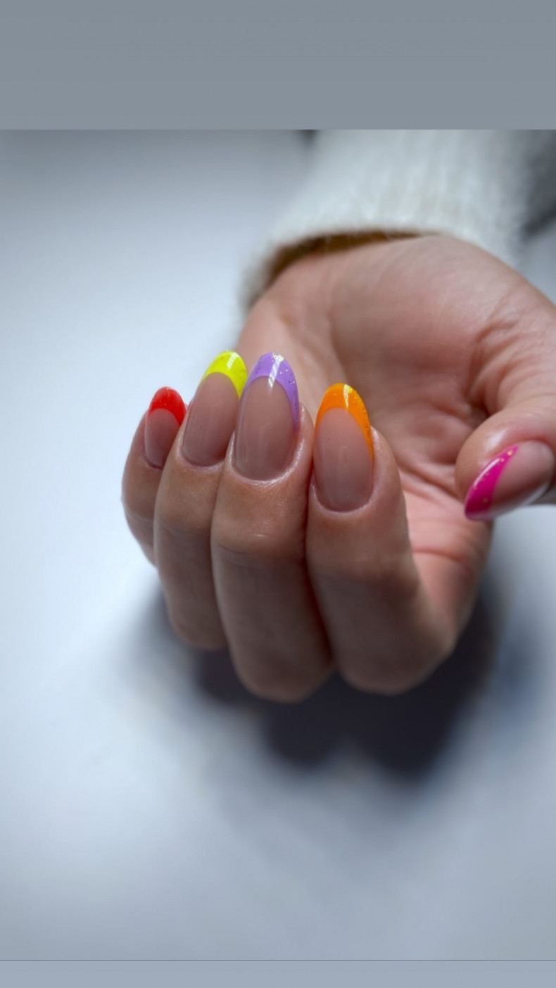 Нарощення кольорового френчу, photo - Manicurist Barb Manicure