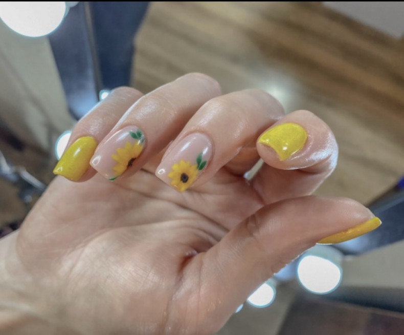 Червень 2022, photo - Manicurist Barb Manicure