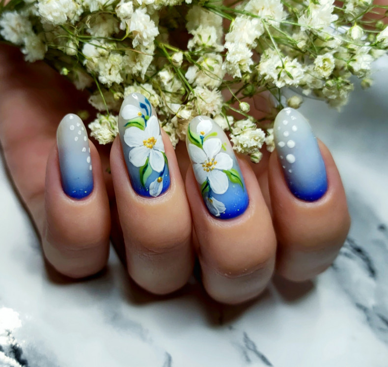  #голубийманікюр #манікюрквіти, photo - Manicurist Barb Manicure