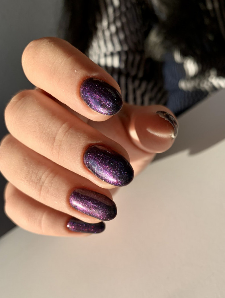 Хамелеон вирішує проблему з вибором кольору., photo - Manicurist Barb Manicure