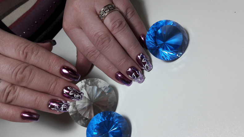 Lackierte Burgund holo, photo - Maniküre Barb Manicure