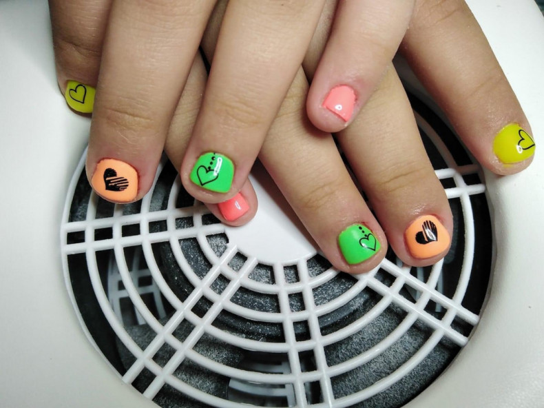 Painted bright colorful, photo - Manicurist Barb Manicure