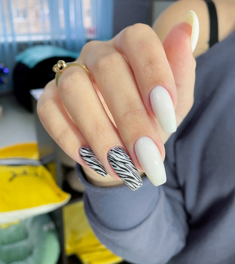 Ballerina zebra manicure with a design, photo - Manicurist Barb Manicure