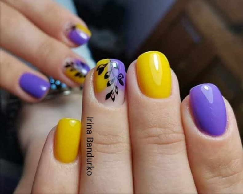  , photo - Manicurist Barb Manicure